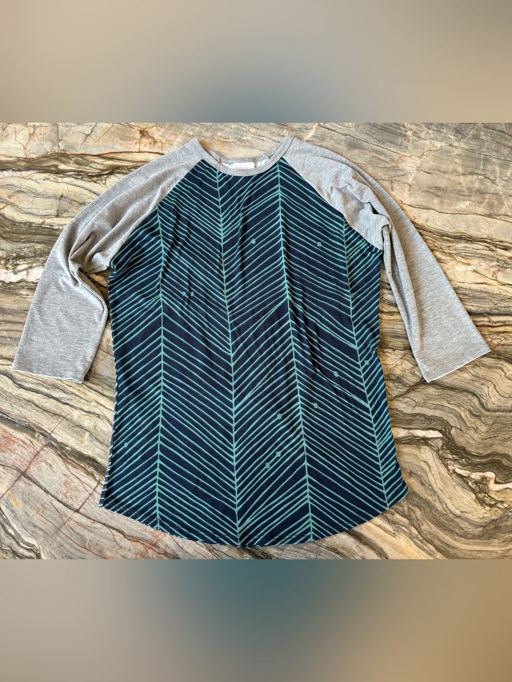 LuLaRoe Top Randy Medium M 3/4 Sleeve Baseball Striped Navy & Teal Raglan Sleeve